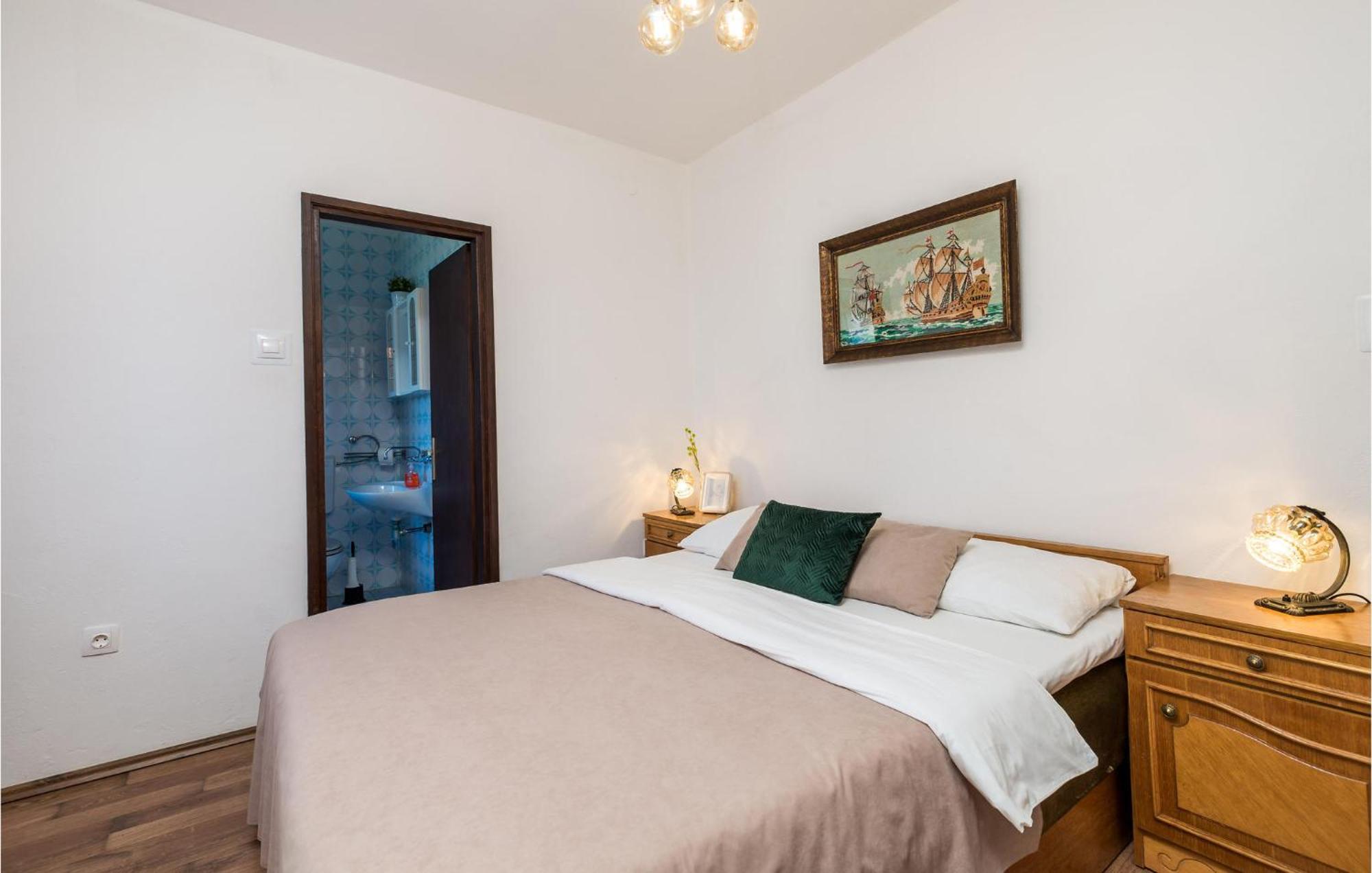 4 Bedroom Awesome Apartment In Sveti Juraj Eksteriør bilde