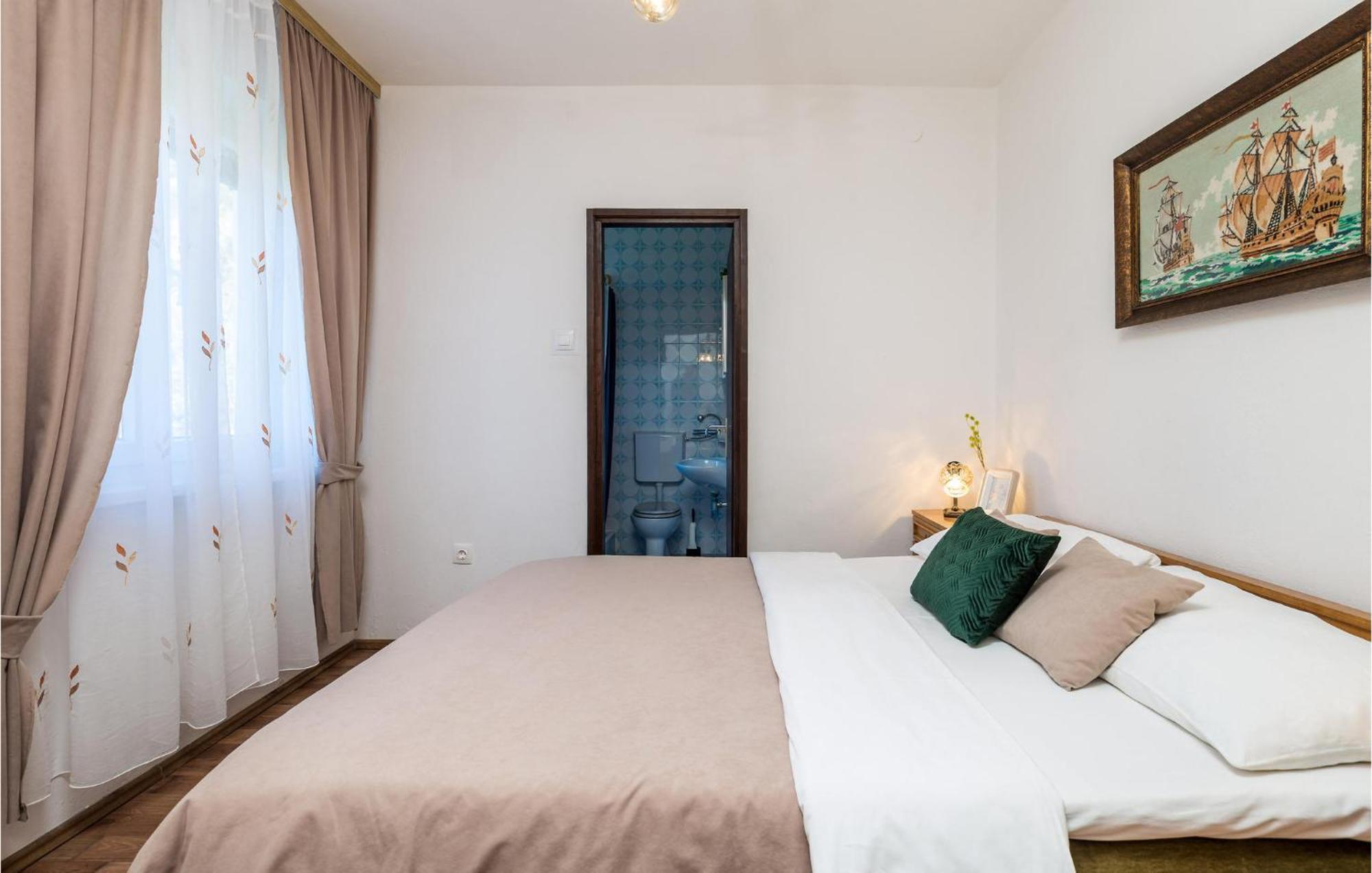 4 Bedroom Awesome Apartment In Sveti Juraj Eksteriør bilde