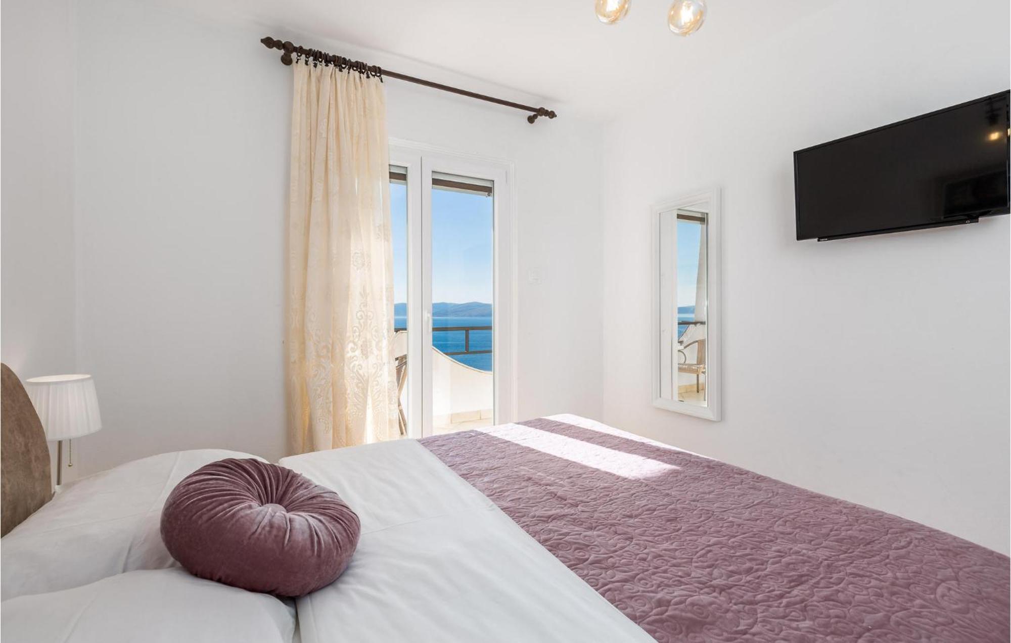 4 Bedroom Awesome Apartment In Sveti Juraj Eksteriør bilde