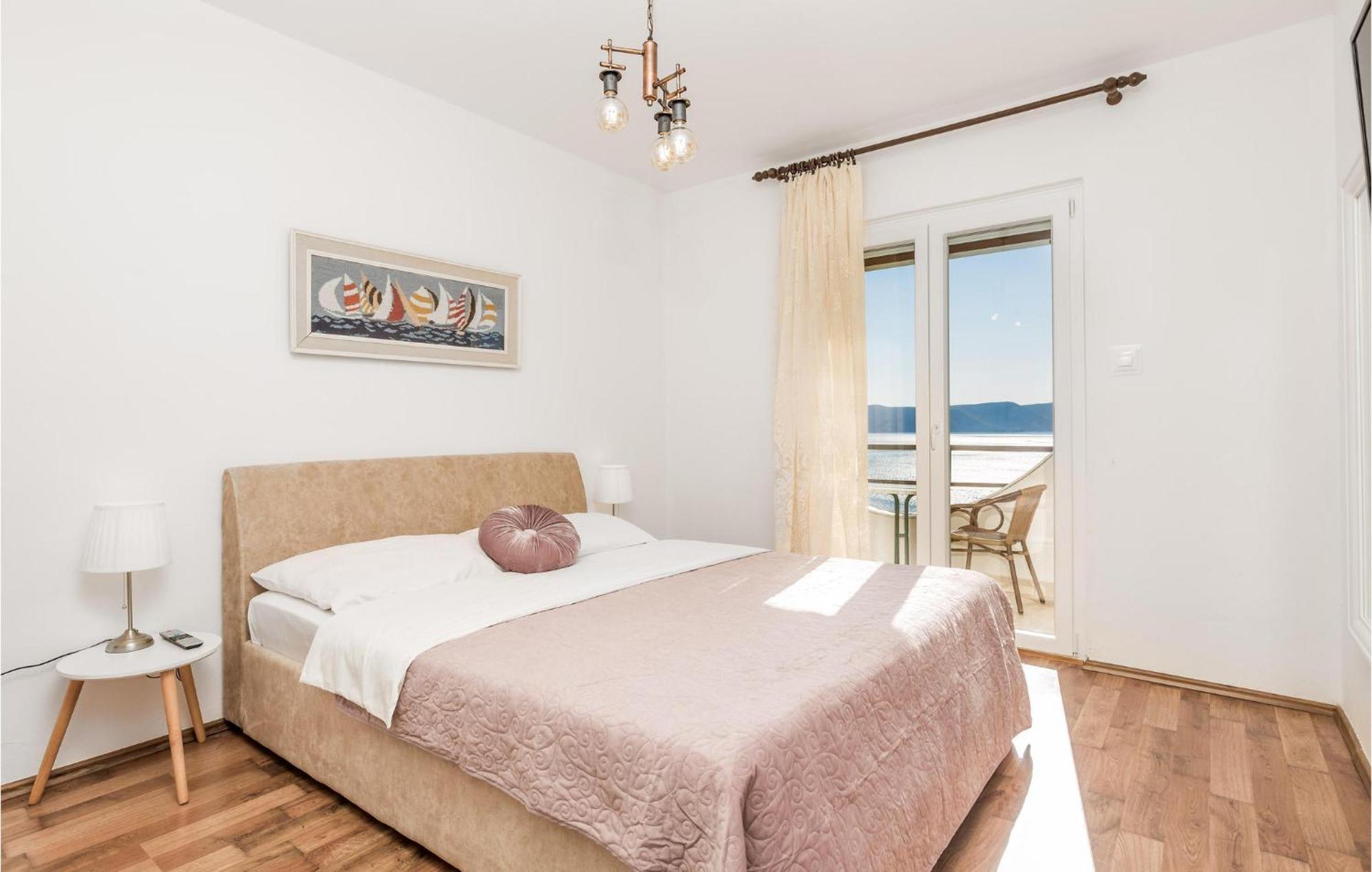 4 Bedroom Awesome Apartment In Sveti Juraj Eksteriør bilde