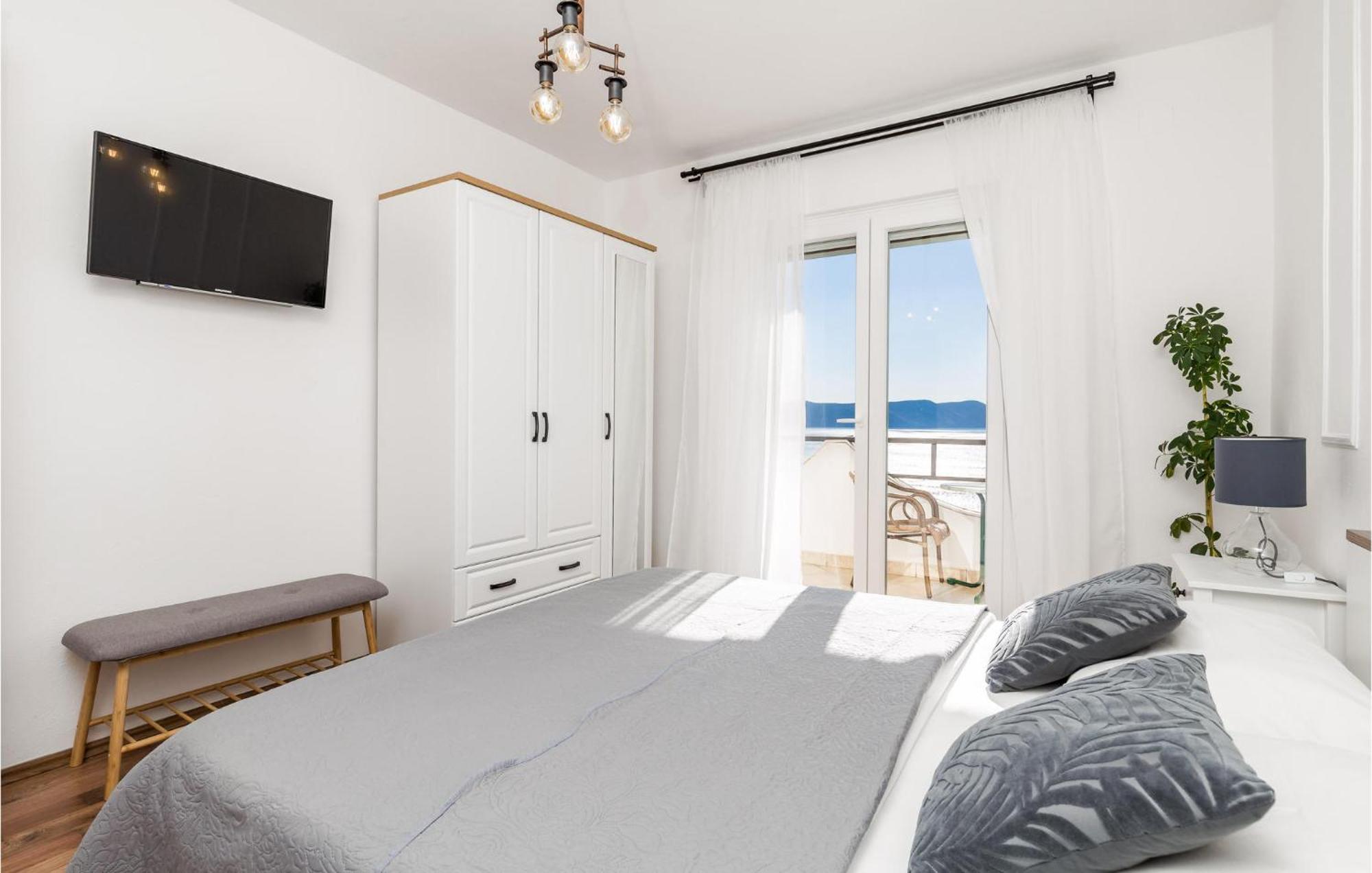 4 Bedroom Awesome Apartment In Sveti Juraj Eksteriør bilde