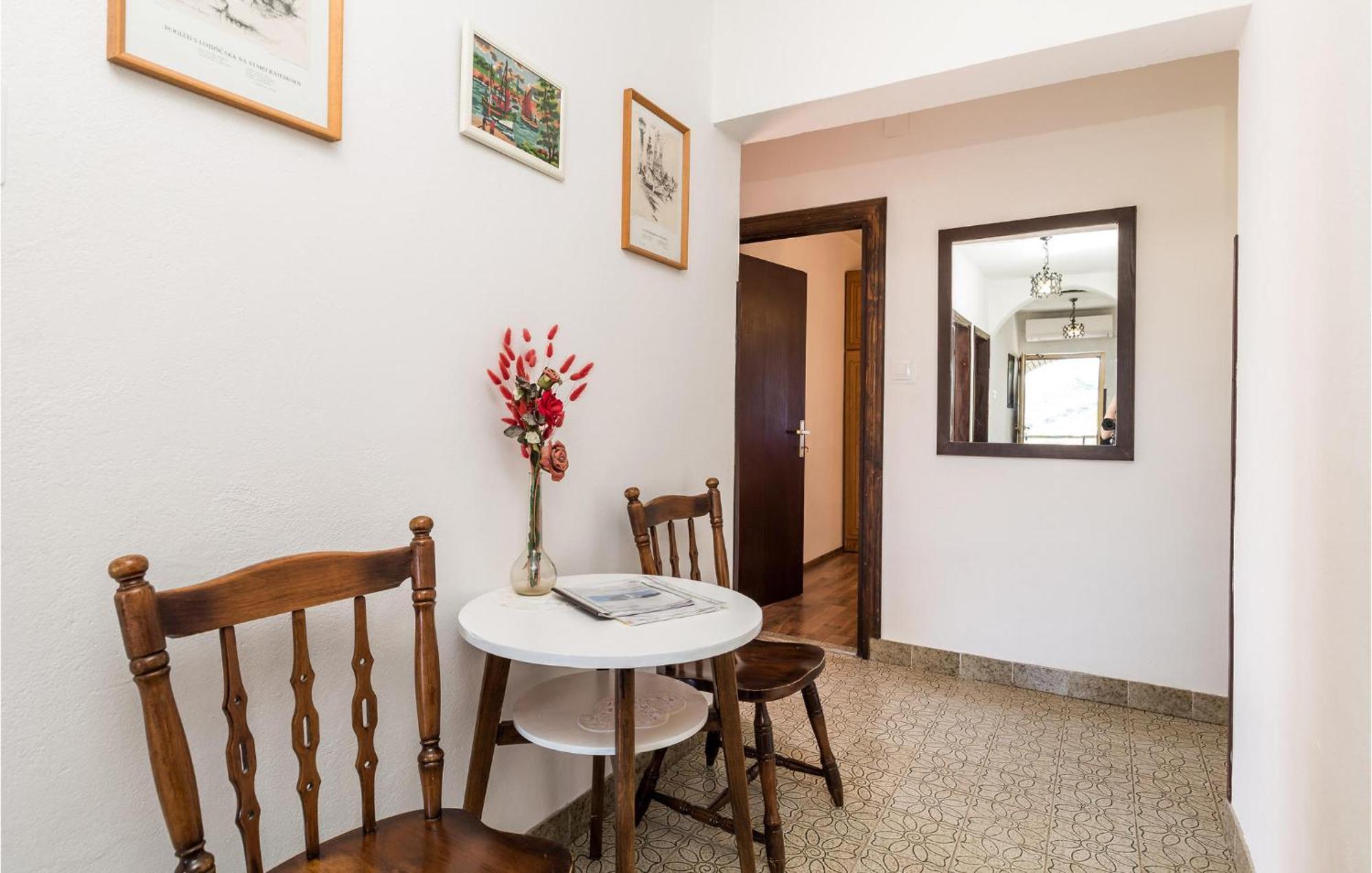 4 Bedroom Awesome Apartment In Sveti Juraj Eksteriør bilde